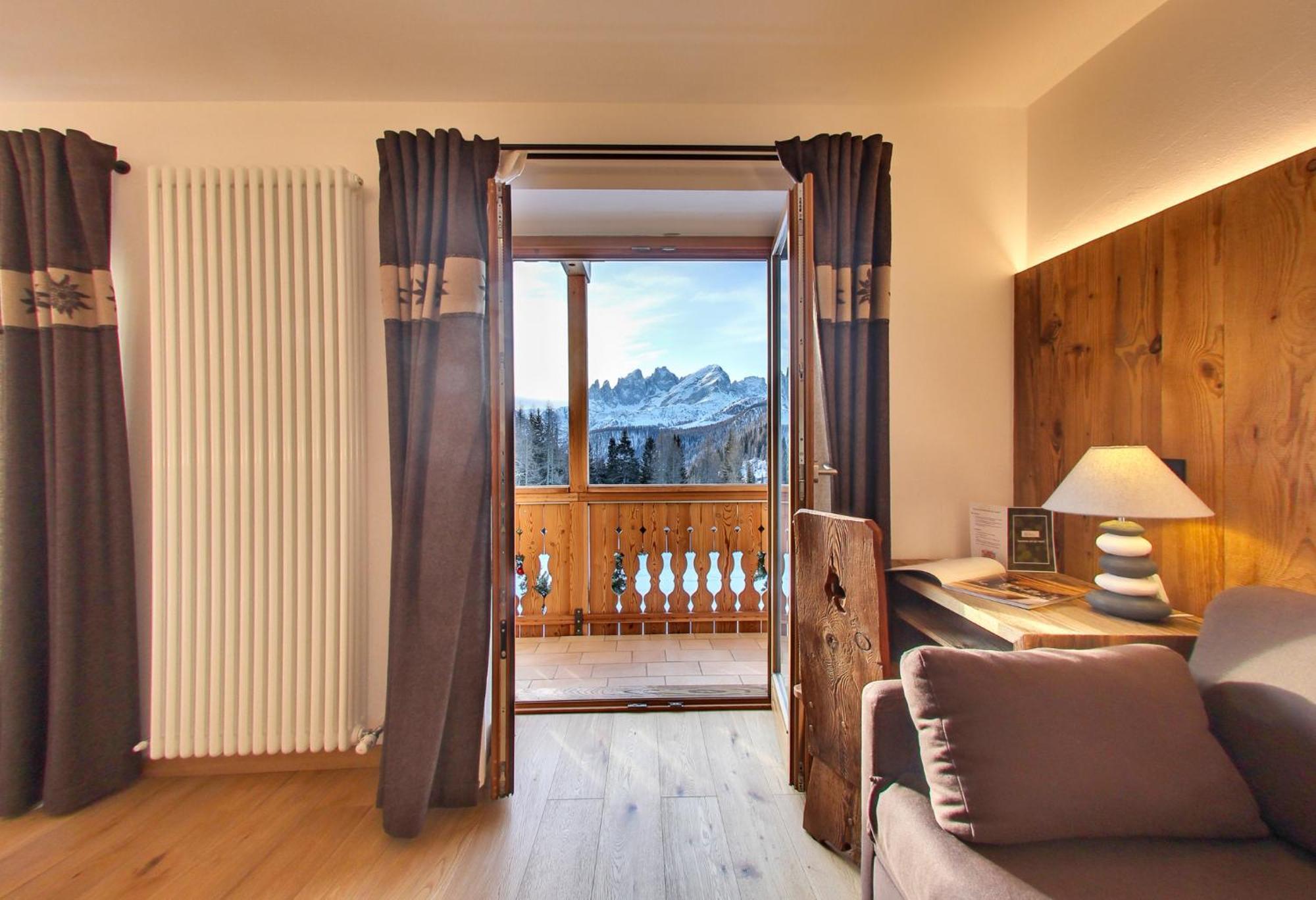 Rifugio Flora Alpina Hotel Passo San Pellegrino Kültér fotó